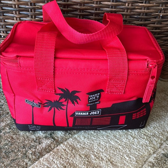 NWT Trader Joe's Red Insulated Lunch Bag - Picture 4 of 8